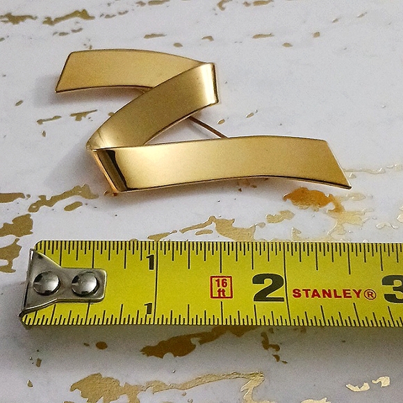 Vintage Monet Ribbon Brooch - Picture 4 of 5